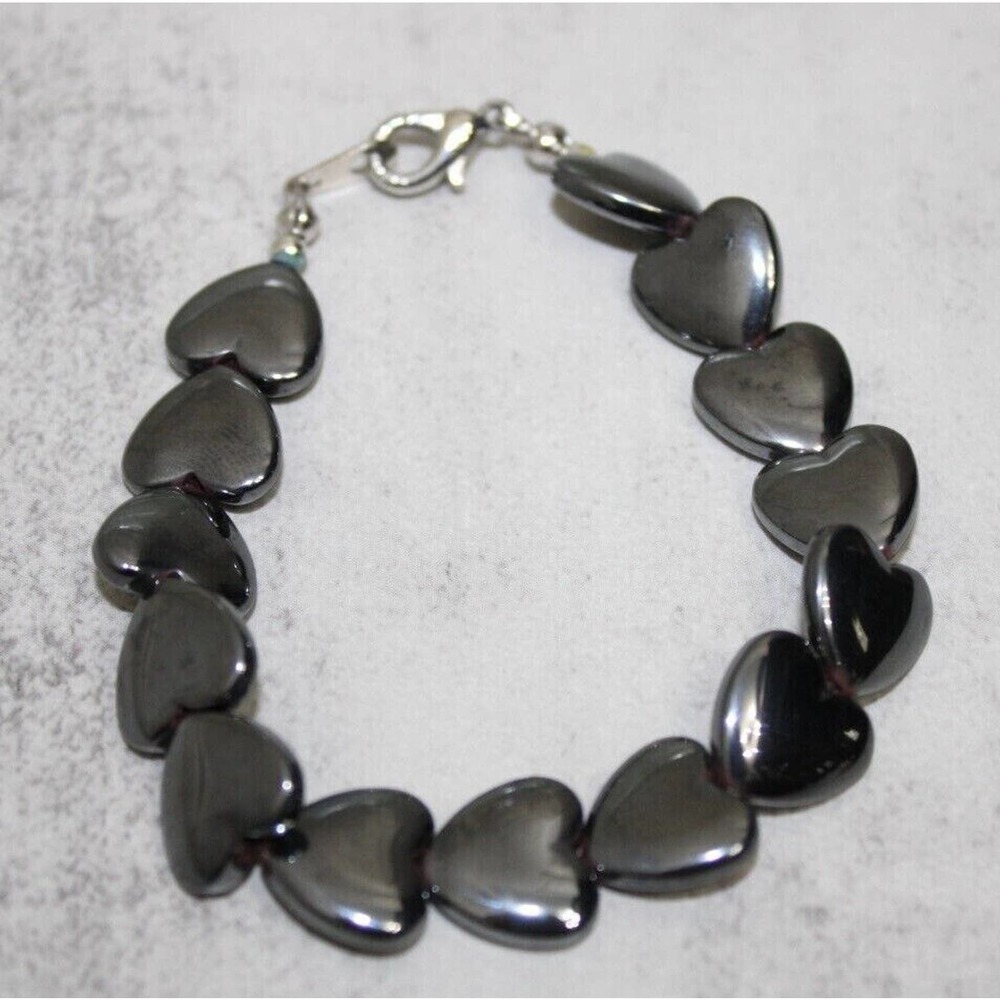 Black Stone Heart Bracelet. Beautiful, 7" in Length, Shiny